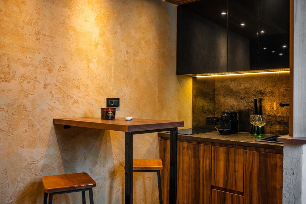 Malux Nis Apartment Bagian luar foto