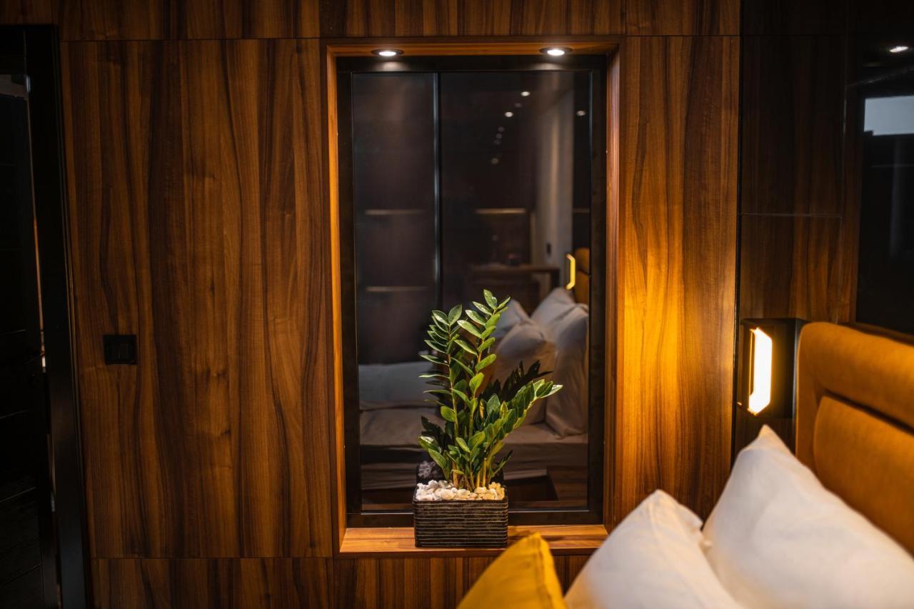 Malux Nis Apartment Bagian luar foto